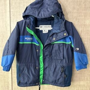 VINTAGE Columbia insulated jacket with Hood and Water-Resistant Material